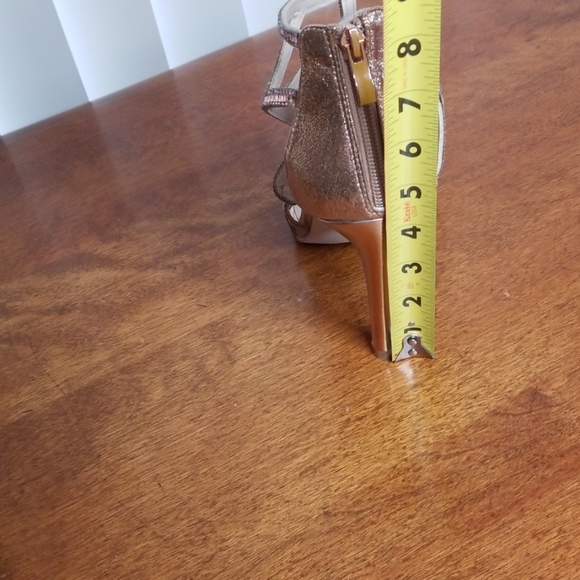 Heels - Picture 6 of 6